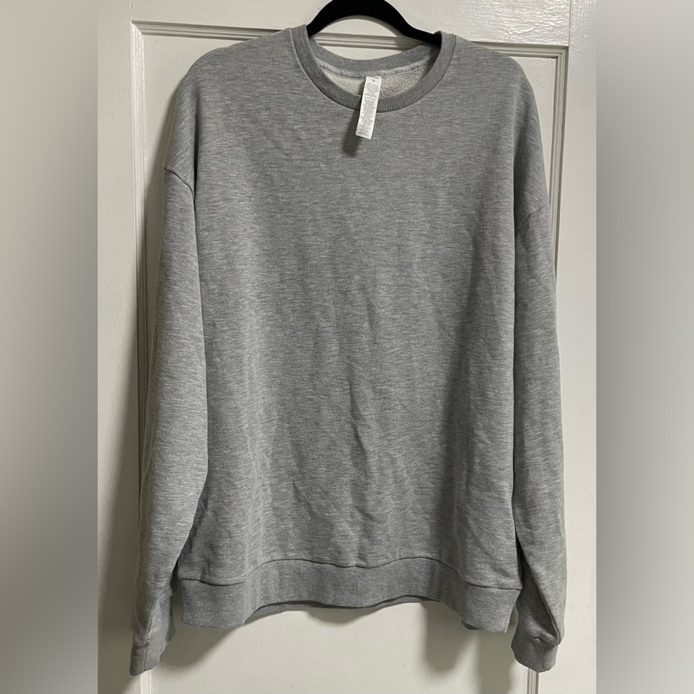 NWT Alo Chill Crew Neck in Heather Grey